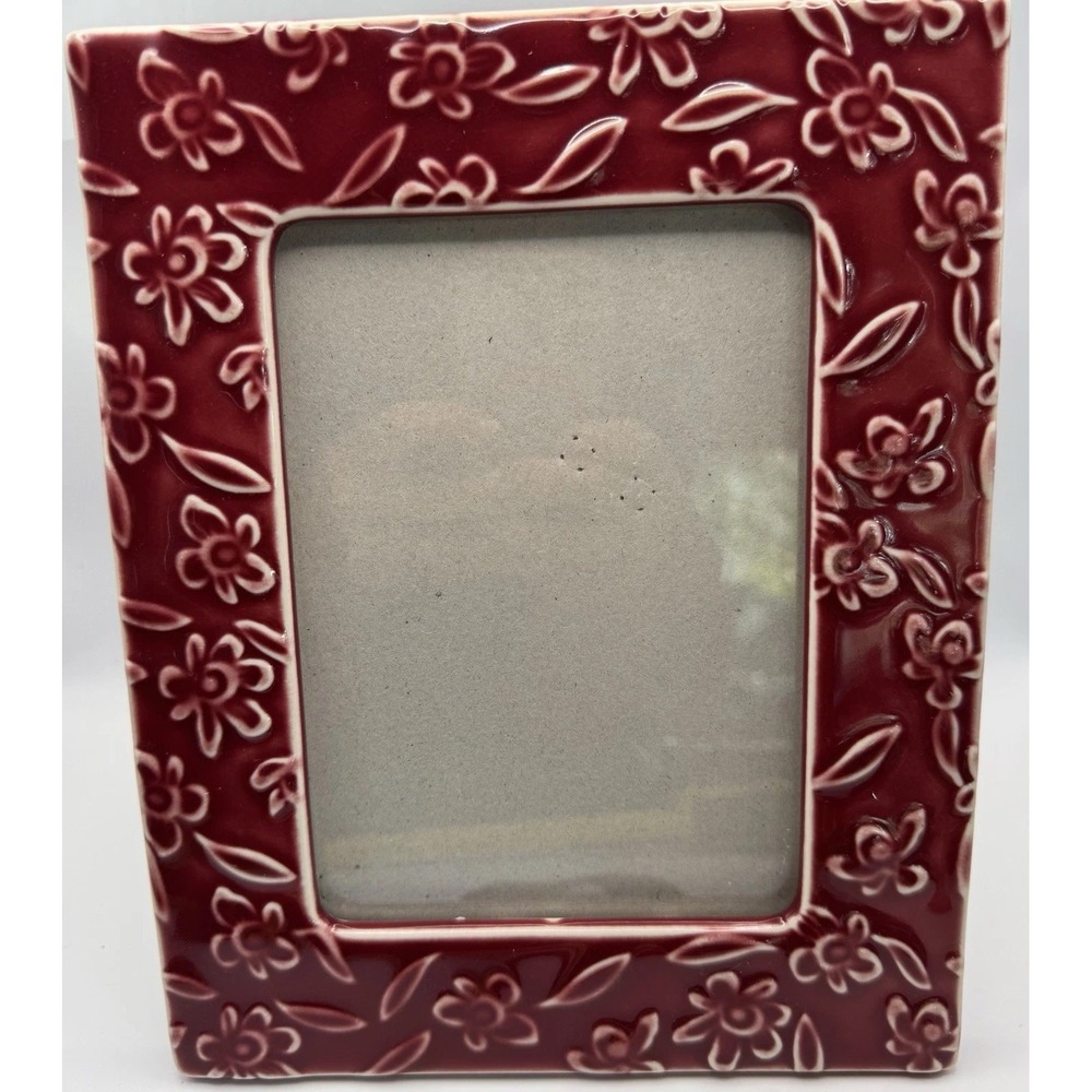Studio Art Ceramic Red‎ Flower Picture Frame 6 1/2 wide 4 1/2 Opening